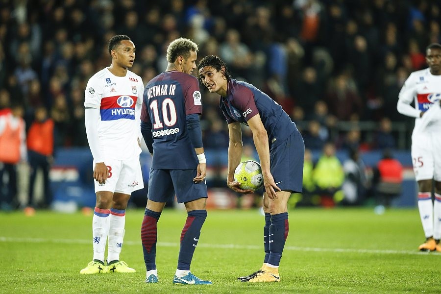 英雄联盟台服官网地址入口-赛地聚焦——法甲今晨热度飙升，底特律活塞临场应变，话题不断，更衣室氛围转暖