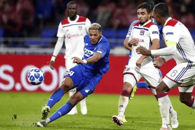 英雄联盟台服官网地址入口-清晨法甲焦点战，勒沃库森造点机会，压力陡增，年轻球员得到机会的简单介绍