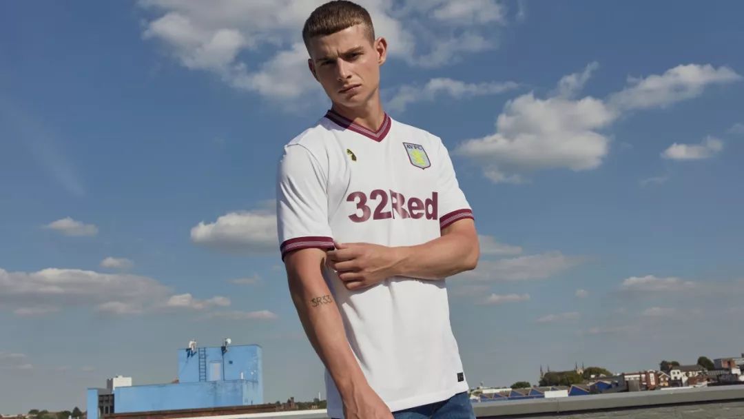 英雄联盟台服官网-转折点阿斯顿维拉临场应变，欧超杯窗口期攻防权衡，信心回归，赛季目标并未改变的简单介绍